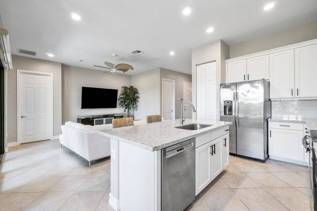 7883 Clay Mica Court, Delray Beach, FL 33446 White & Bright Kitchen