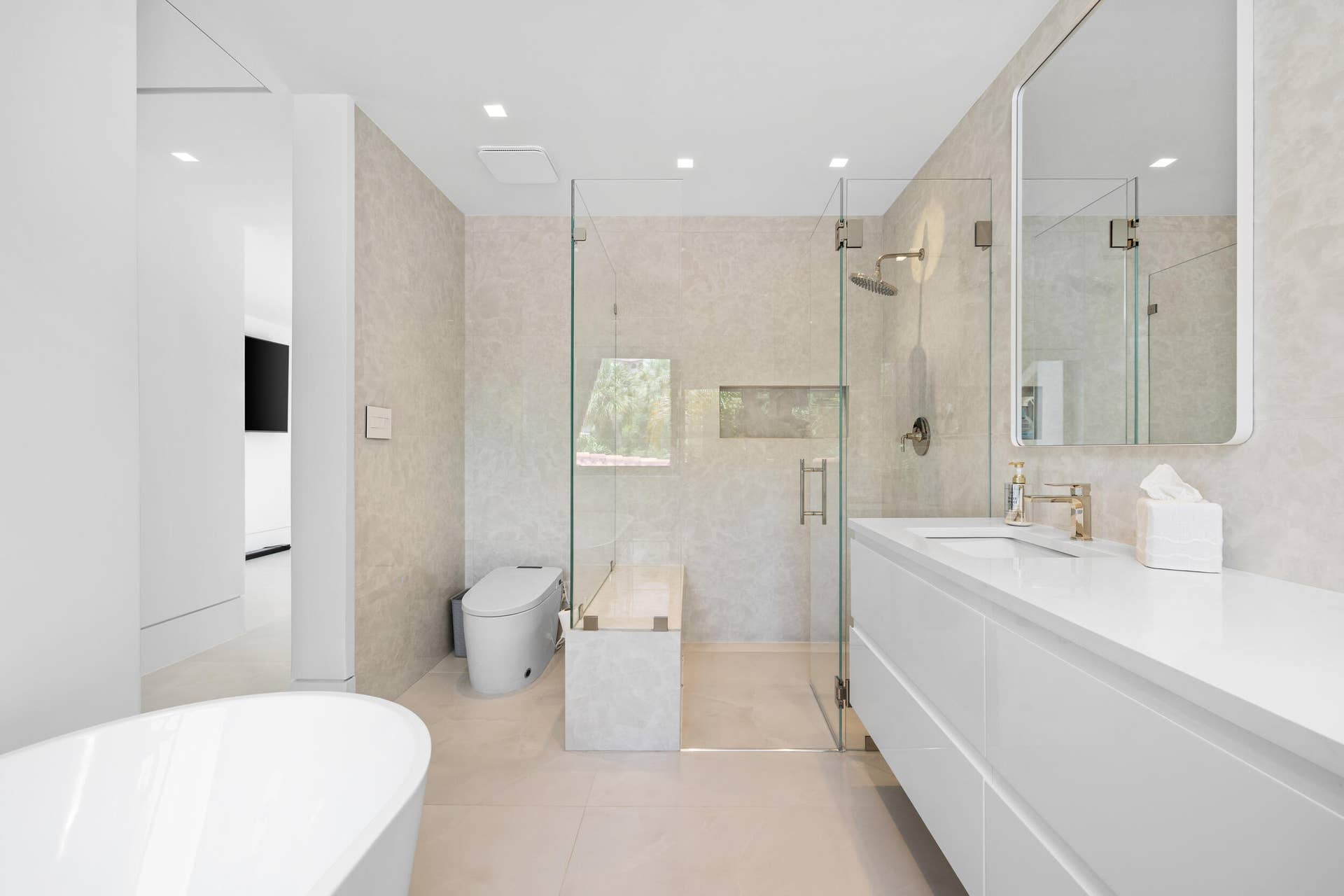 3474 S OCEAN Boulevard, #10, Palm Beach, FL 33480 Spa-like Features Master Bath