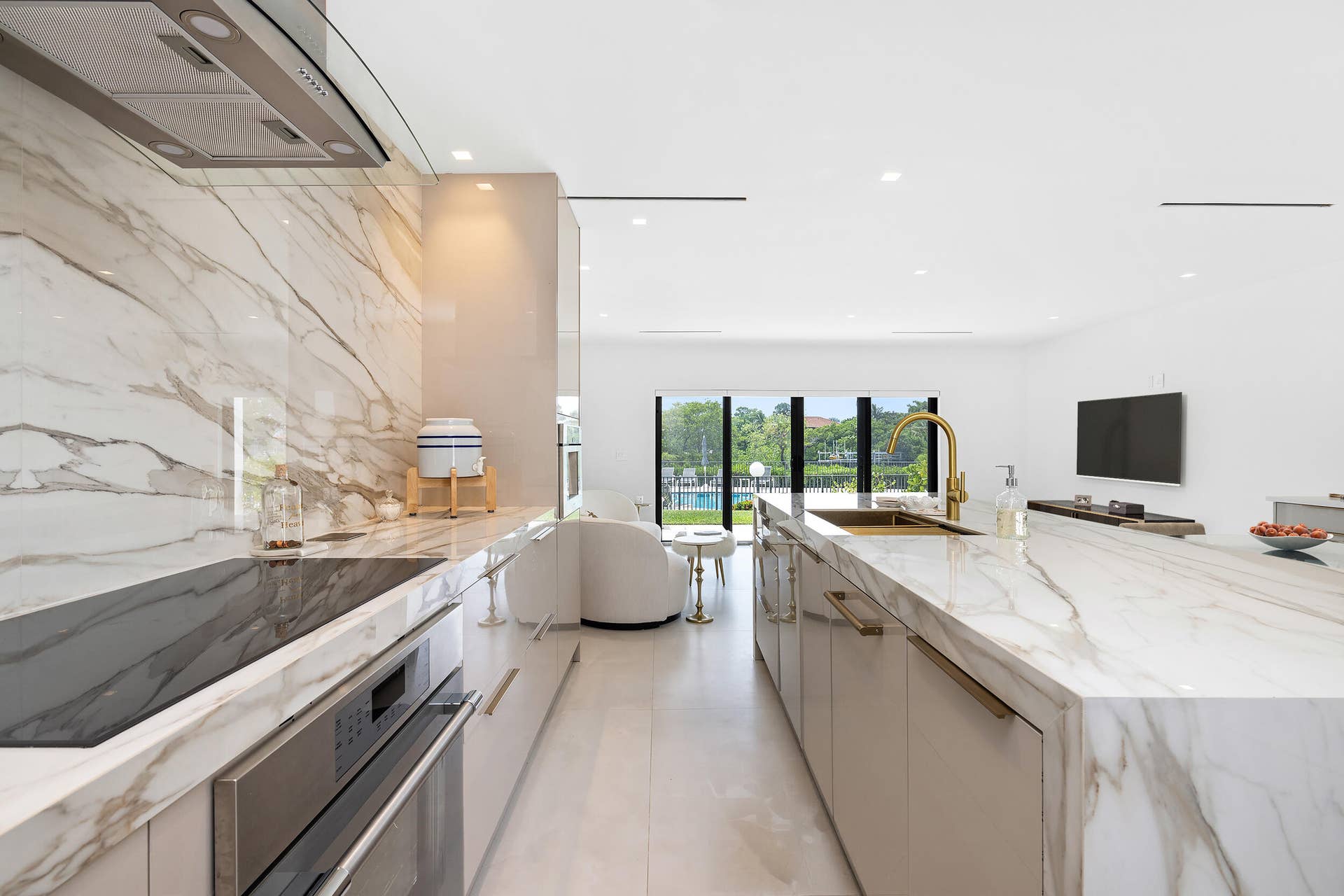 3474 S OCEAN Boulevard, #10, Palm Beach, FL 33480 Custom brash fixtures and calacatta marble counters