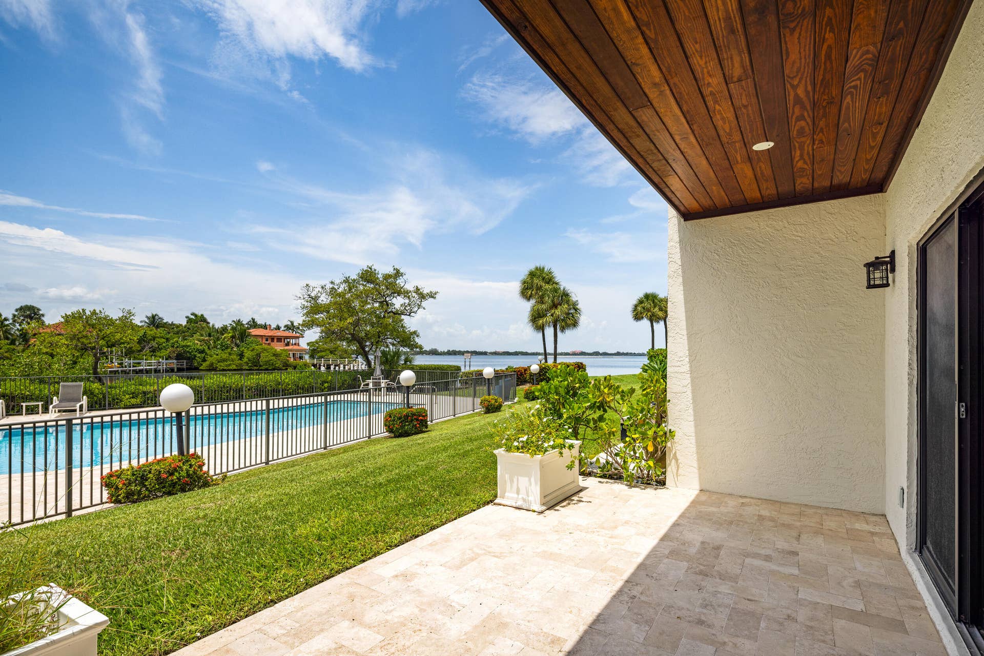 3474 S OCEAN Boulevard, #10, Palm Beach, FL 33480 Backyard Patio