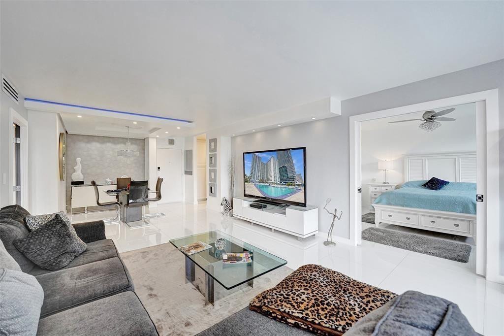 2030 S OCEAN Drive, #510, Hallandale Beach, Hallandale Beach, FL 33009 Photo 11