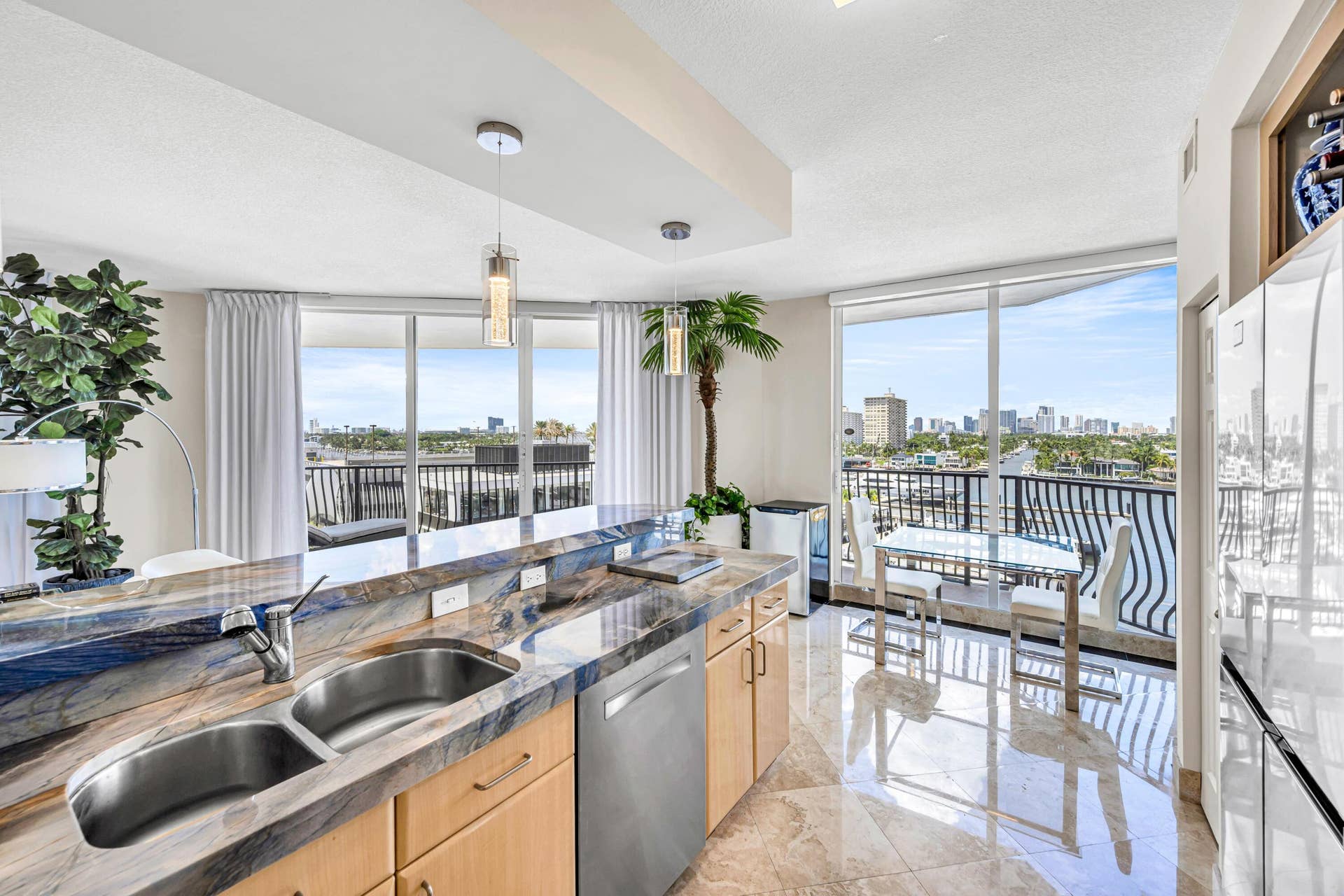 100 S BIRCH Road, #806B, Fort Lauderdale, FL 33316 100 S BIRCH RD--25