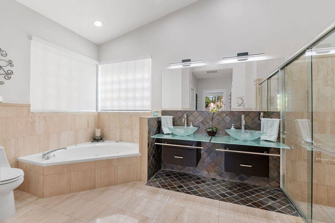 1081 BEL AIRE Drive E, Pembroke Pines, FL 33027 1081_Bel_Aire_Dr_E_045