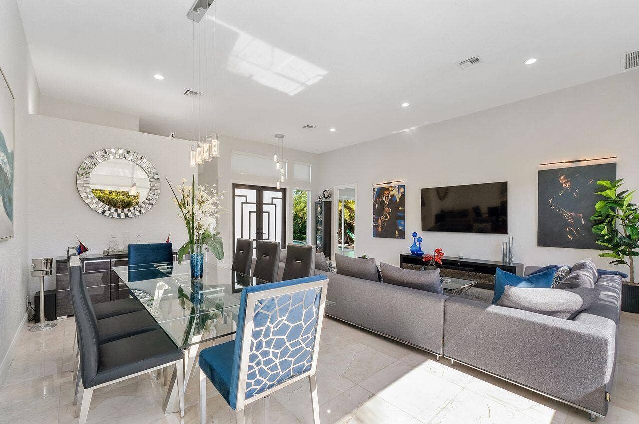 1081 BEL AIRE Drive E, Pembroke Pines, FL 33027 1081_Bel_Aire_Dr_E_057