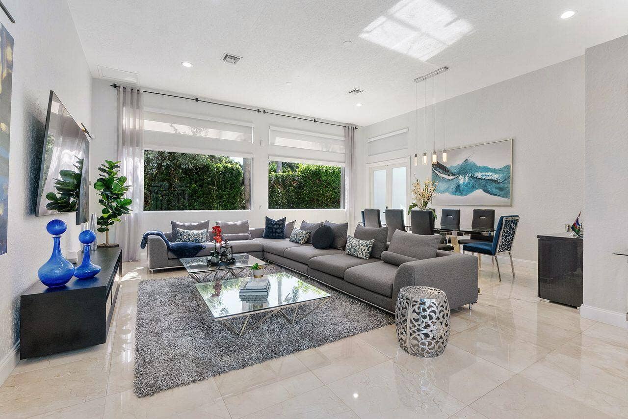 1081 BEL AIRE Drive E, Pembroke Pines, FL 33027 1081_Bel_Aire_Dr_E_051
