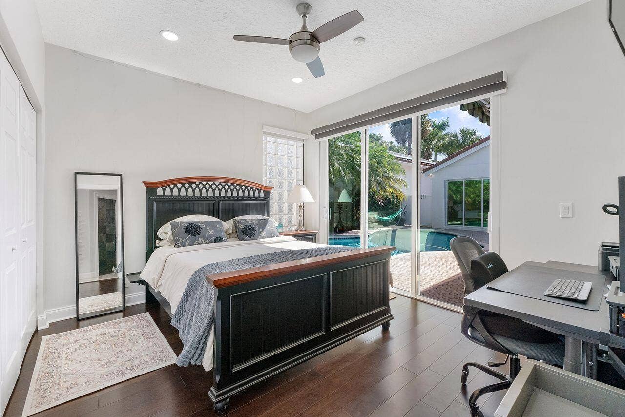 1081 BEL AIRE Drive E, Pembroke Pines, FL 33027 1081_Bel_Aire_Dr_E_017