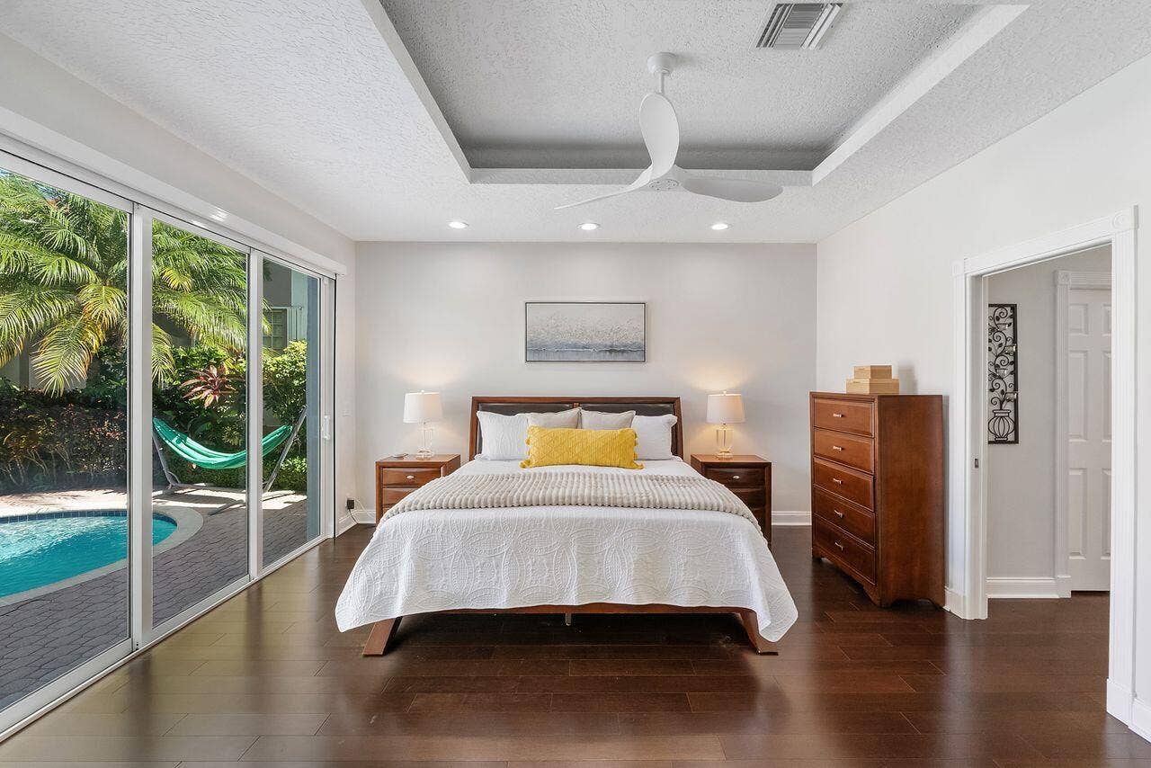 1081 BEL AIRE Drive E, Pembroke Pines, FL 33027 1081_Bel_Aire_Dr_E_041