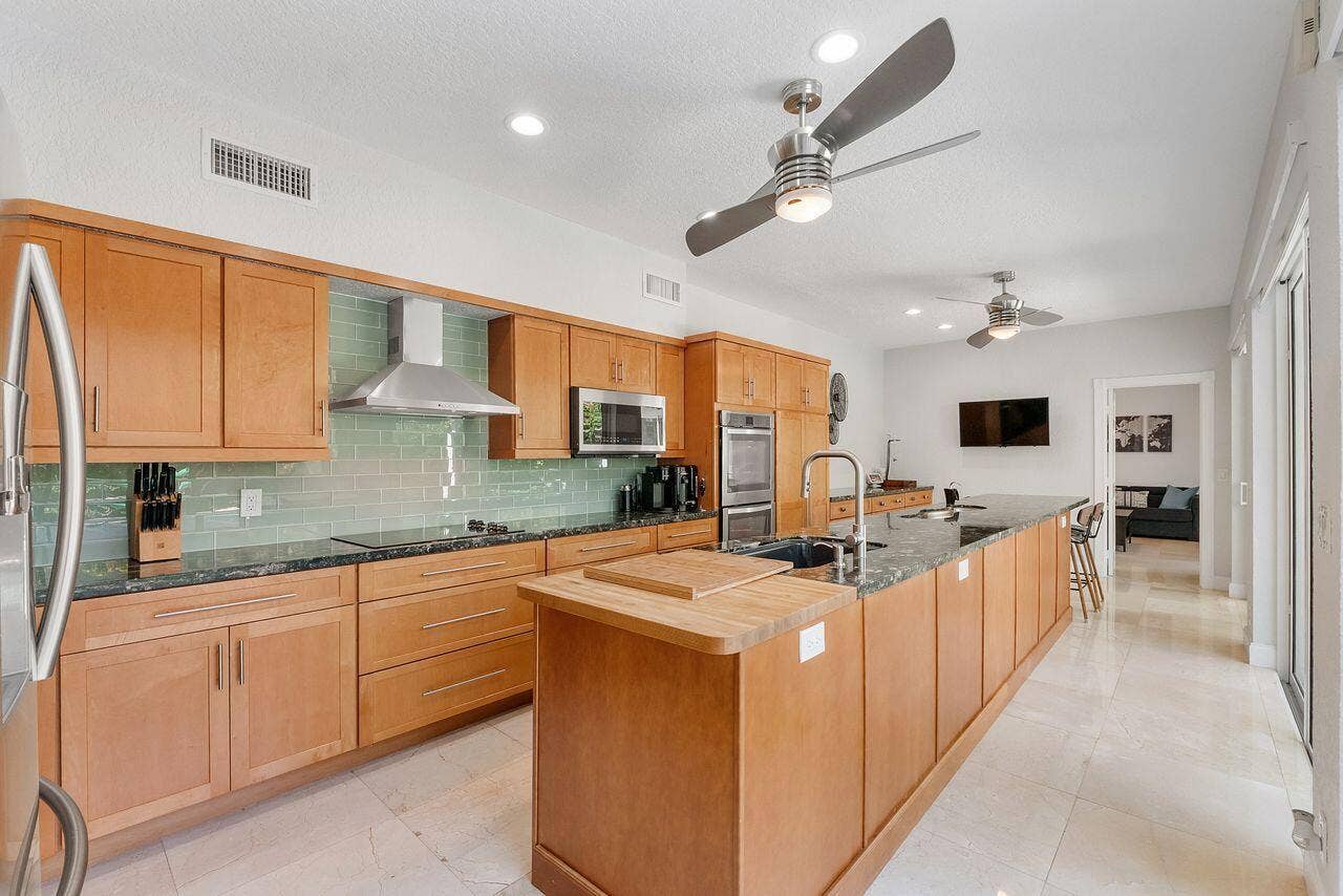 1081 BEL AIRE Drive E, Pembroke Pines, FL 33027 1081_Bel_Aire_Dr_E_031