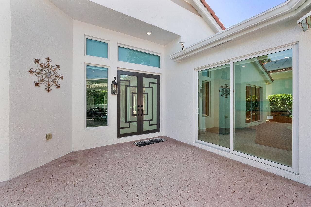 1081 BEL AIRE Drive E, Pembroke Pines, FL 33027 1081_Bel_Aire_Dr_E_026