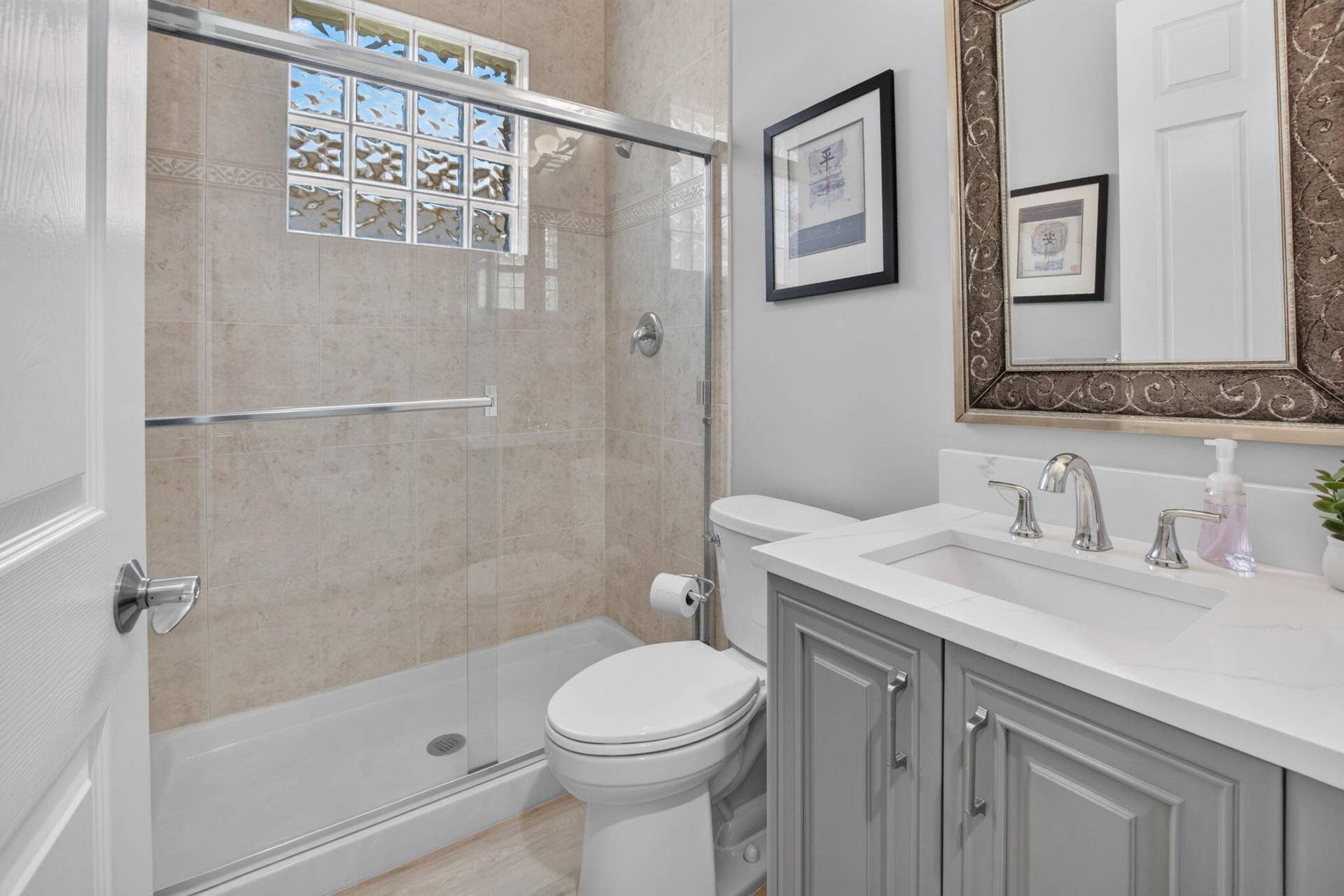 7326 Cortes Lake Drive, Delray Beach, FL 33446 GUEST BATHROOM