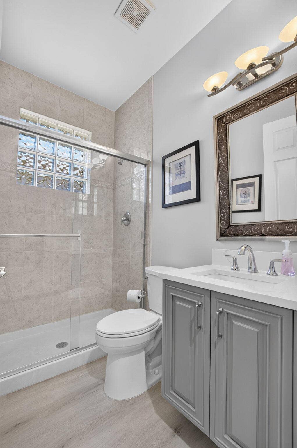 7326 Cortes Lake Drive, Delray Beach, FL 33446 GUEST BATHROOM