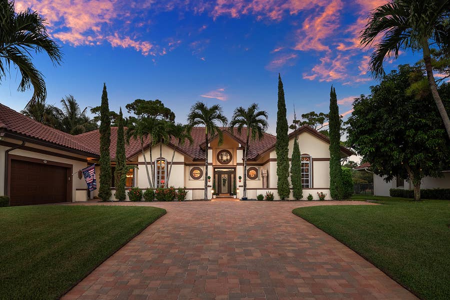 Property photo for 586 N Country Club Drive, Atlantis, FL
