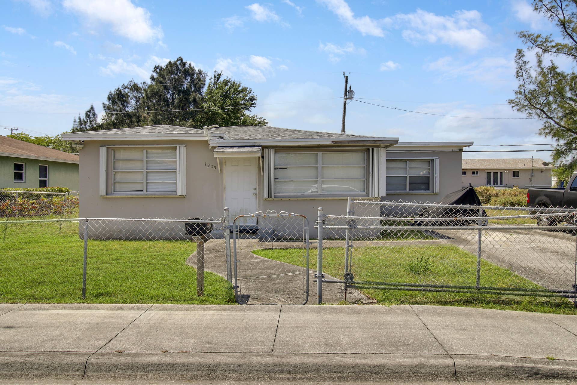 1325 W 32ND Street, Riviera Beach, Riviera Beach, FL 33404 House-2