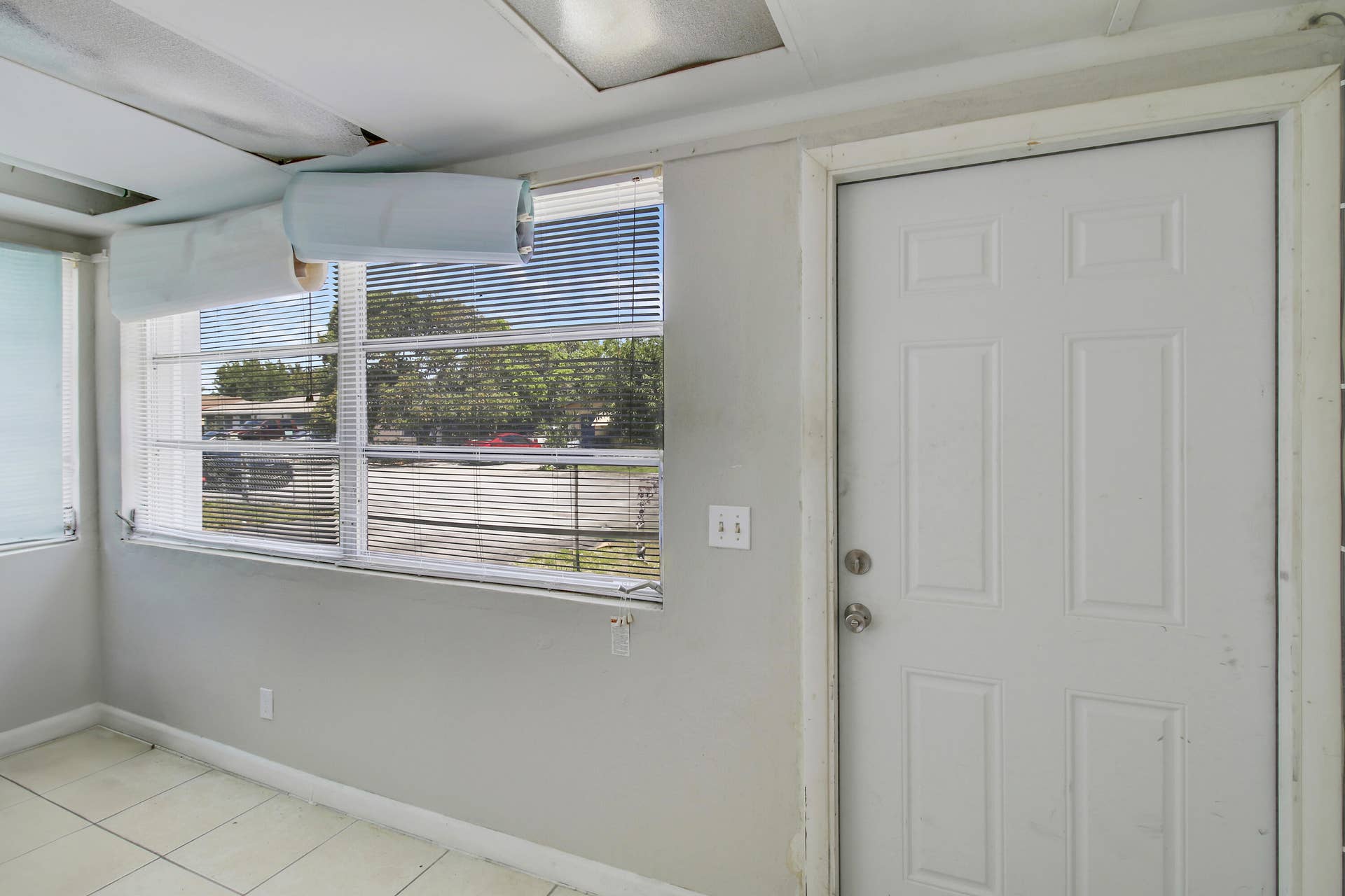 1325 W 32ND Street, Riviera Beach, Riviera Beach, FL 33404 House-11