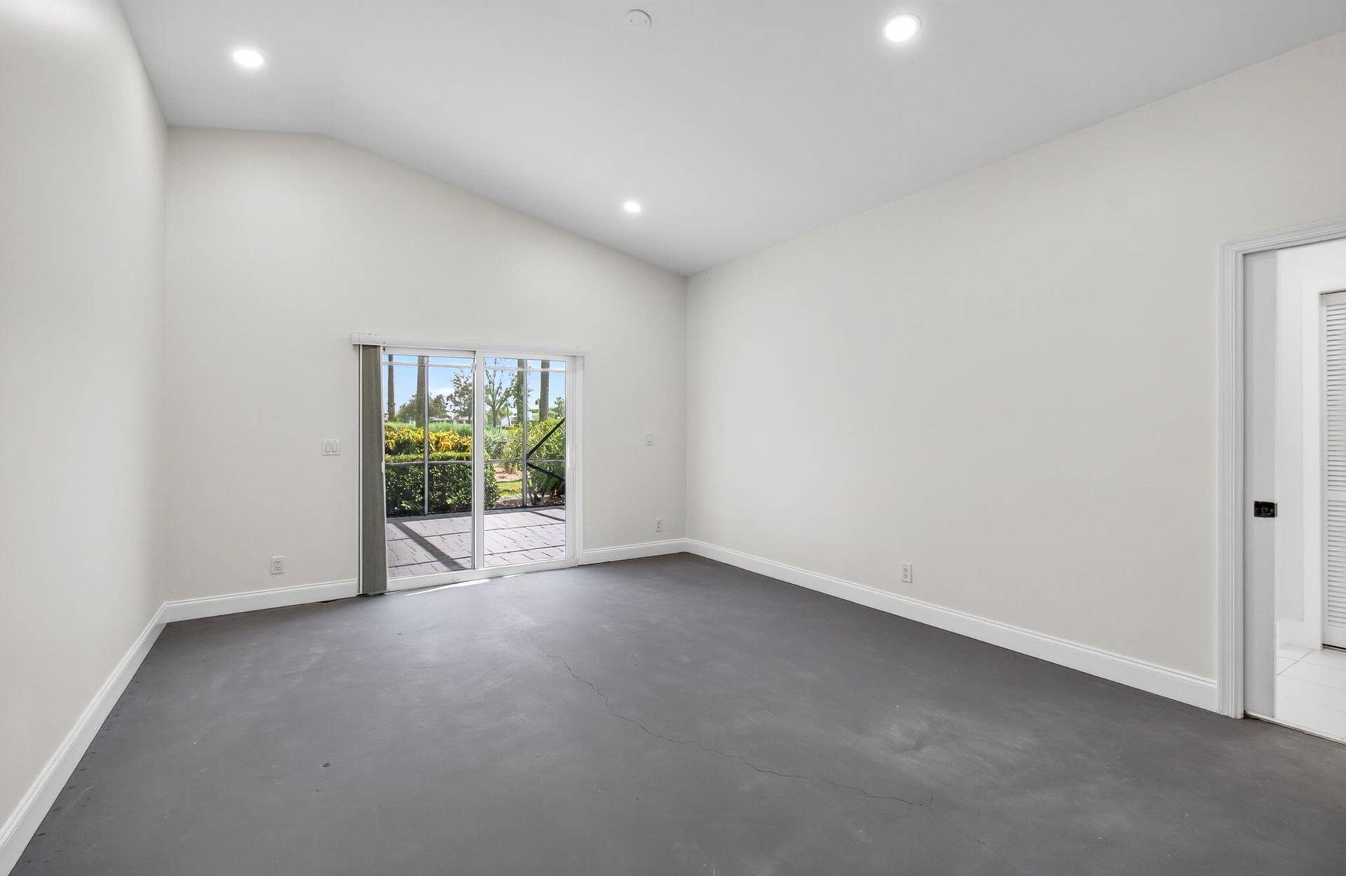 15441 Strathearn Drive, Delray Beach, FL 33446 with Sliders to Screened Patio