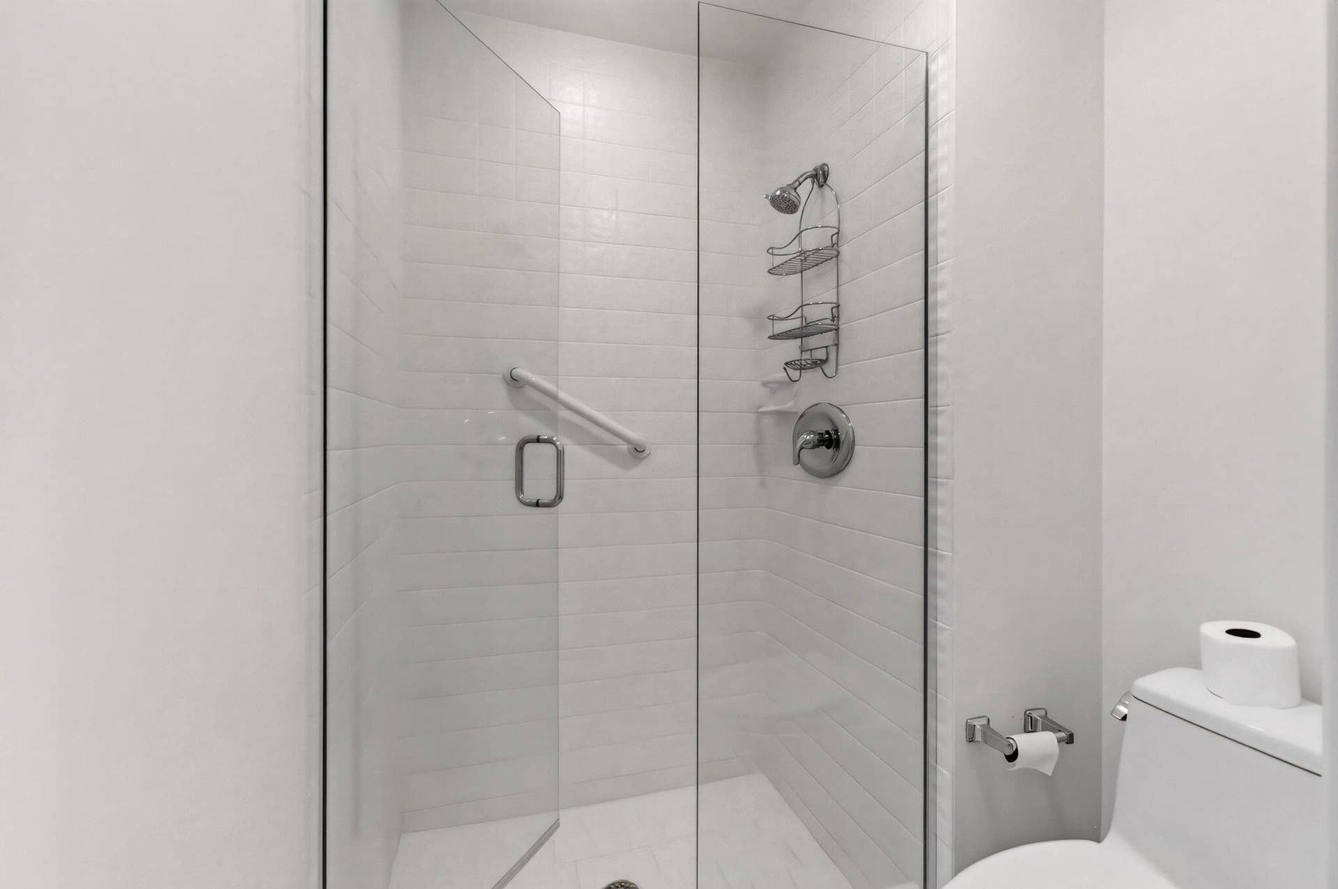 15441 Strathearn Drive, Delray Beach, FL 33446 Private Walk-in Shower & Toilet Room