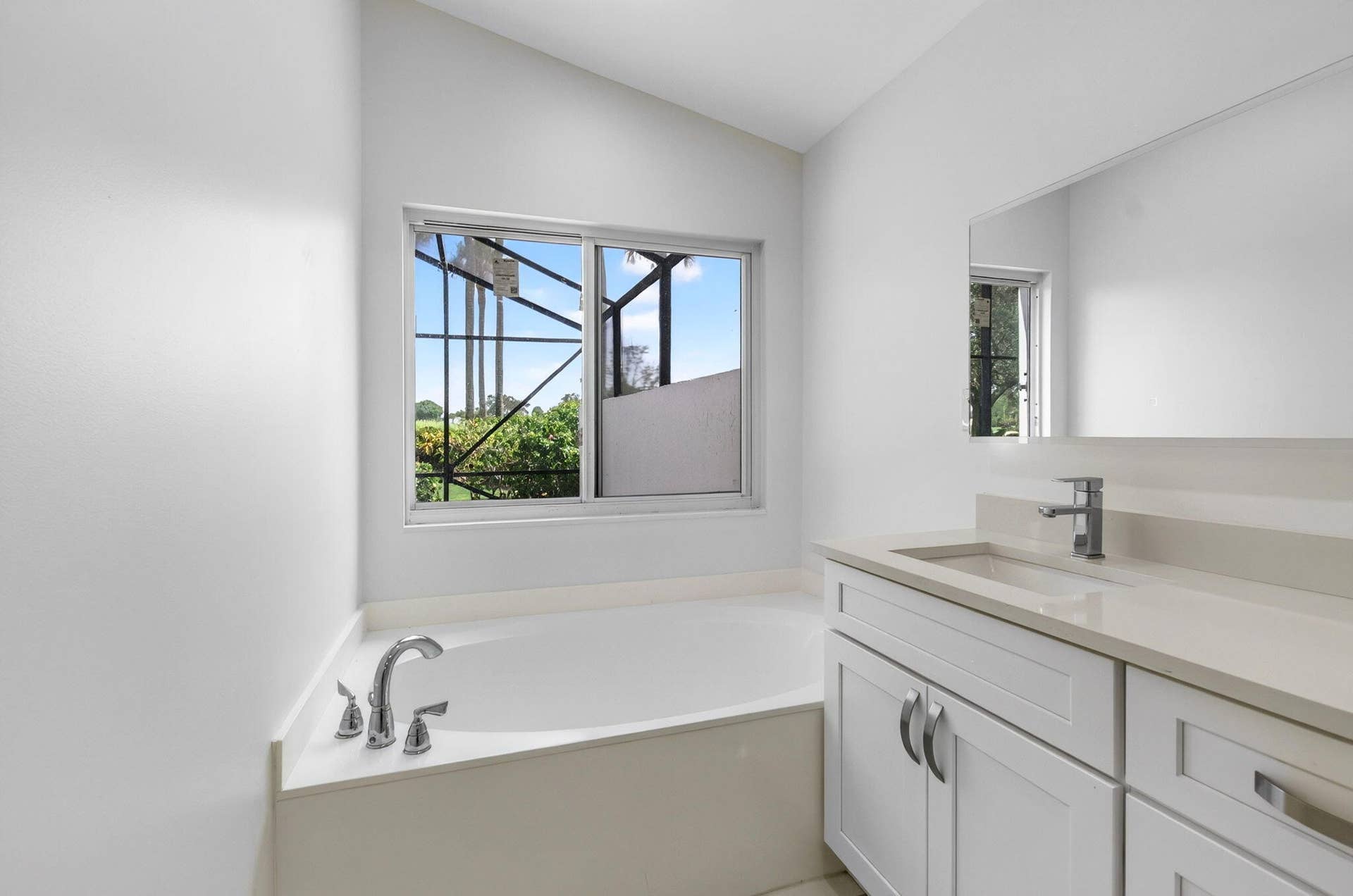 15441 Strathearn Drive, Delray Beach, FL 33446 with Hurricane Resistant Window over Soaking Tub