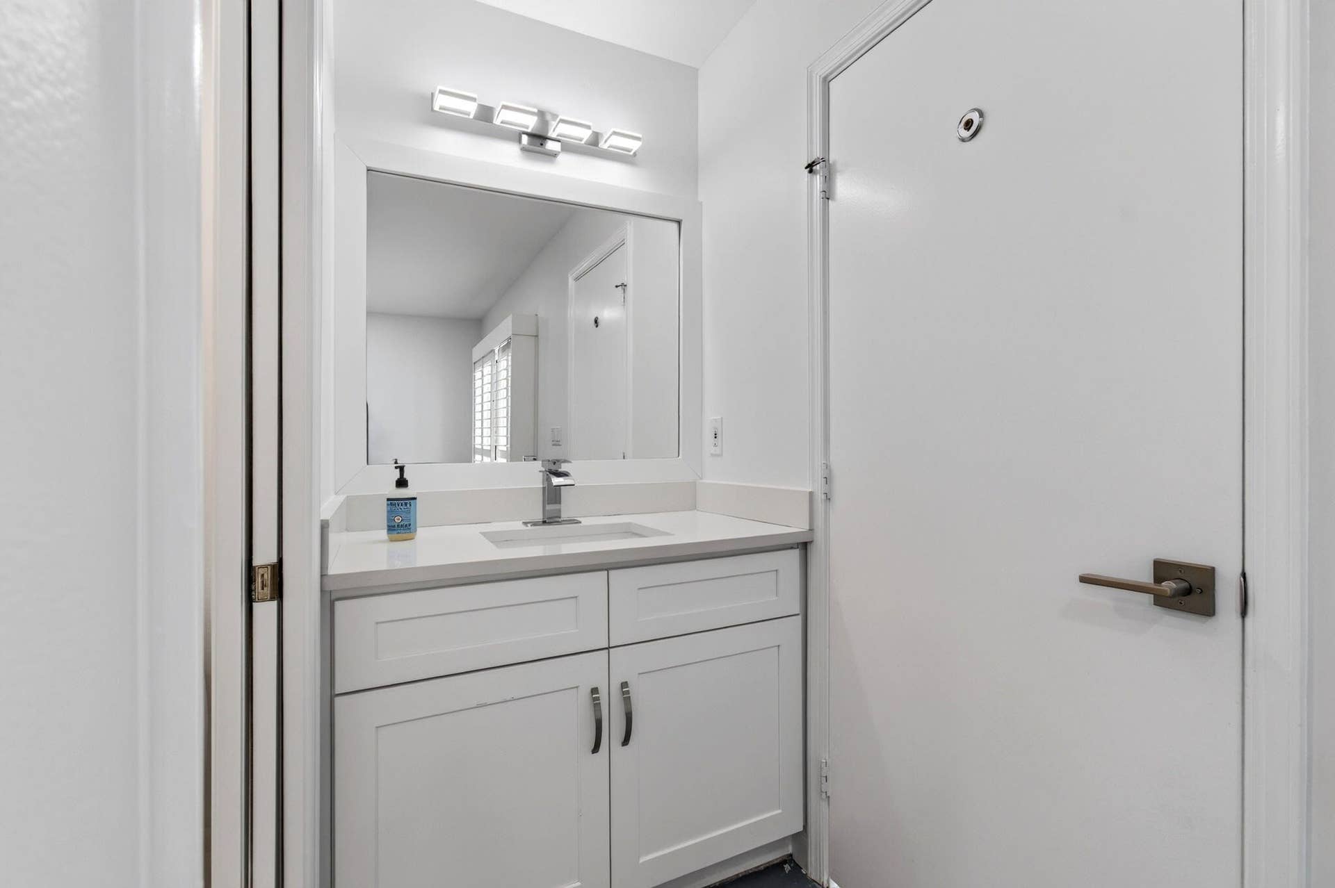 15441 Strathearn Drive, Delray Beach, FL 33446 with Updated Vanity Cabinets & Top