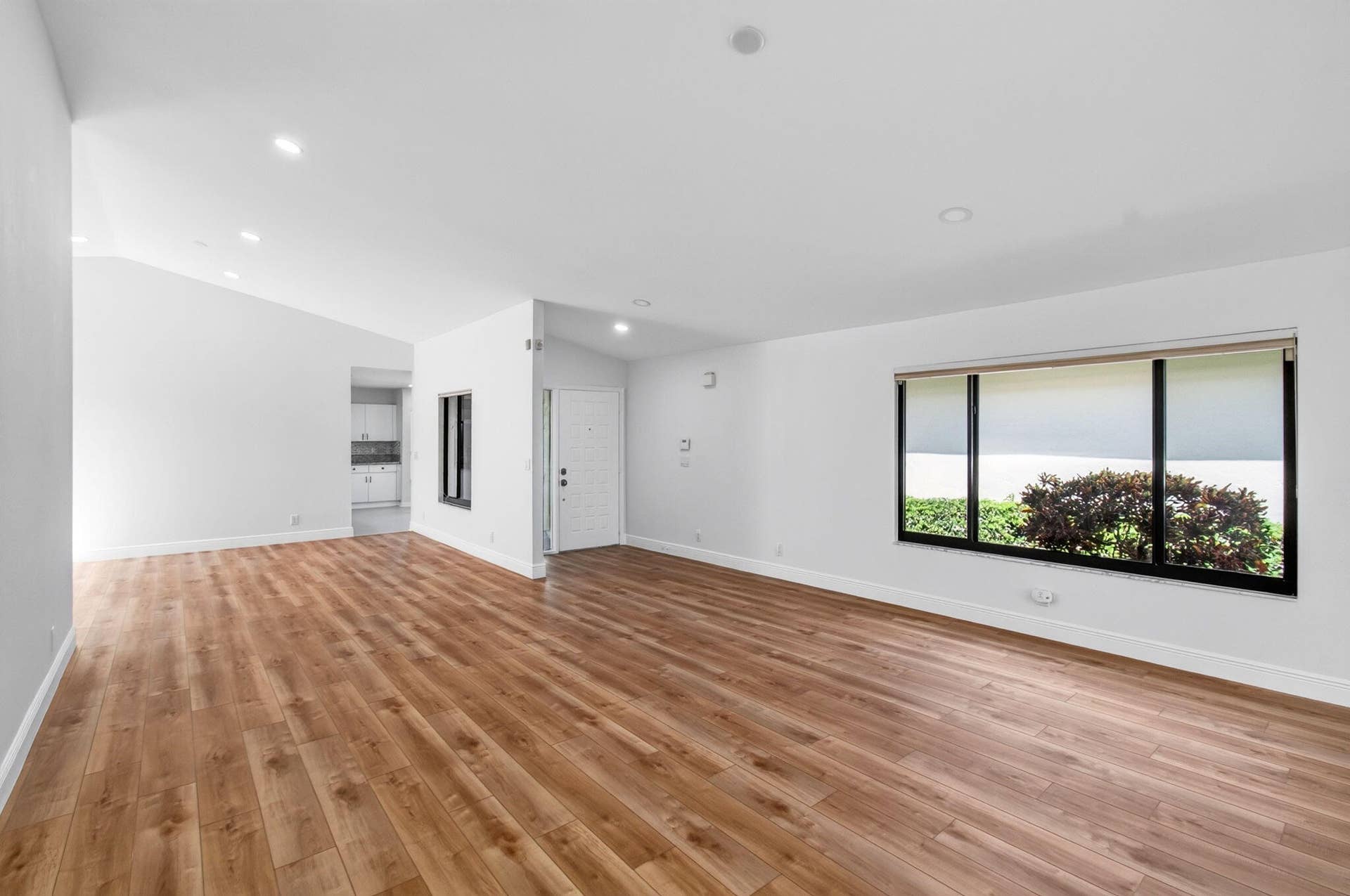 15441 Strathearn Drive, Delray Beach, FL 33446 Living Room / Dining Room Area