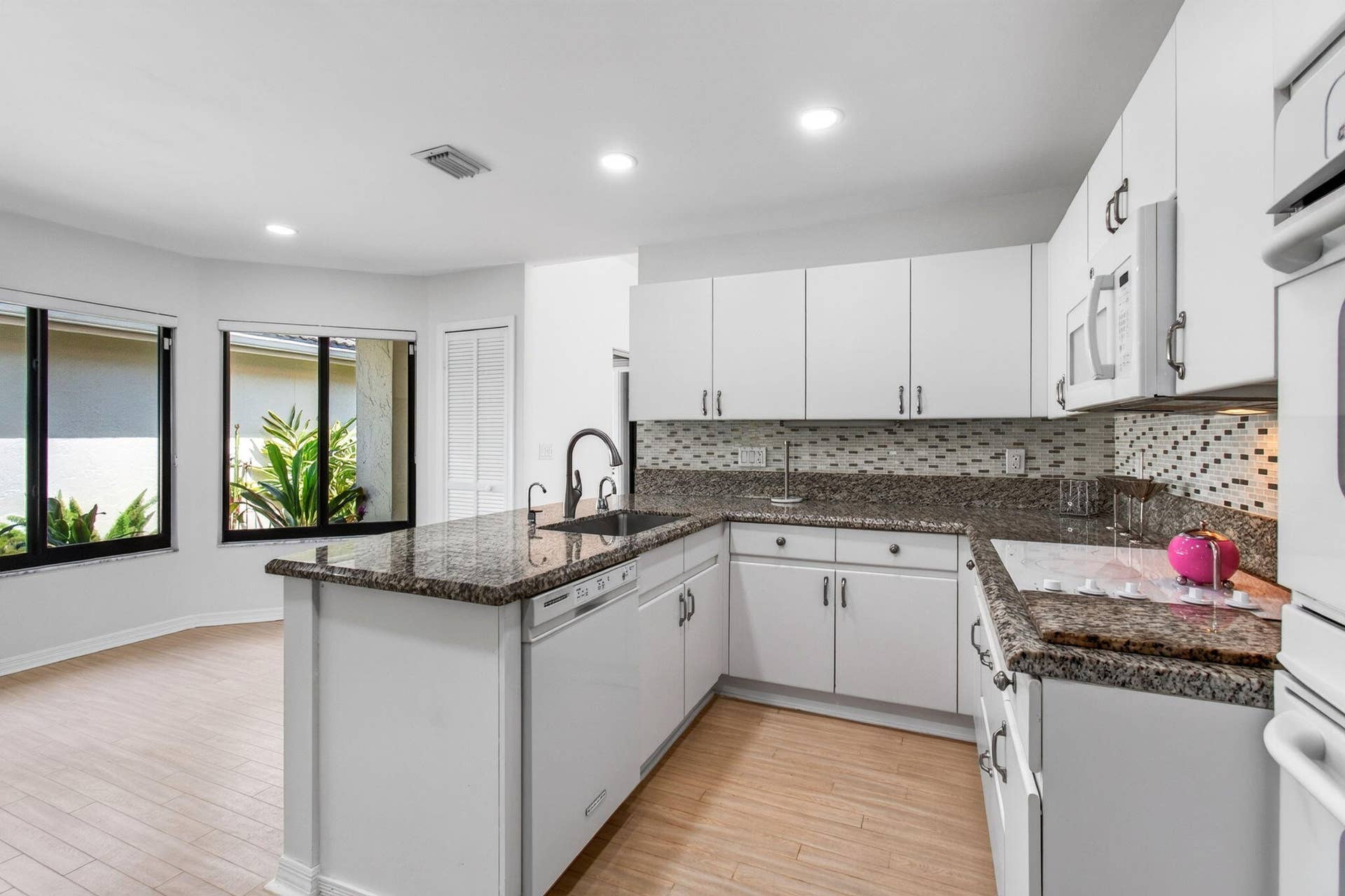 15441 Strathearn Drive, Delray Beach, FL 33446 Kitchen