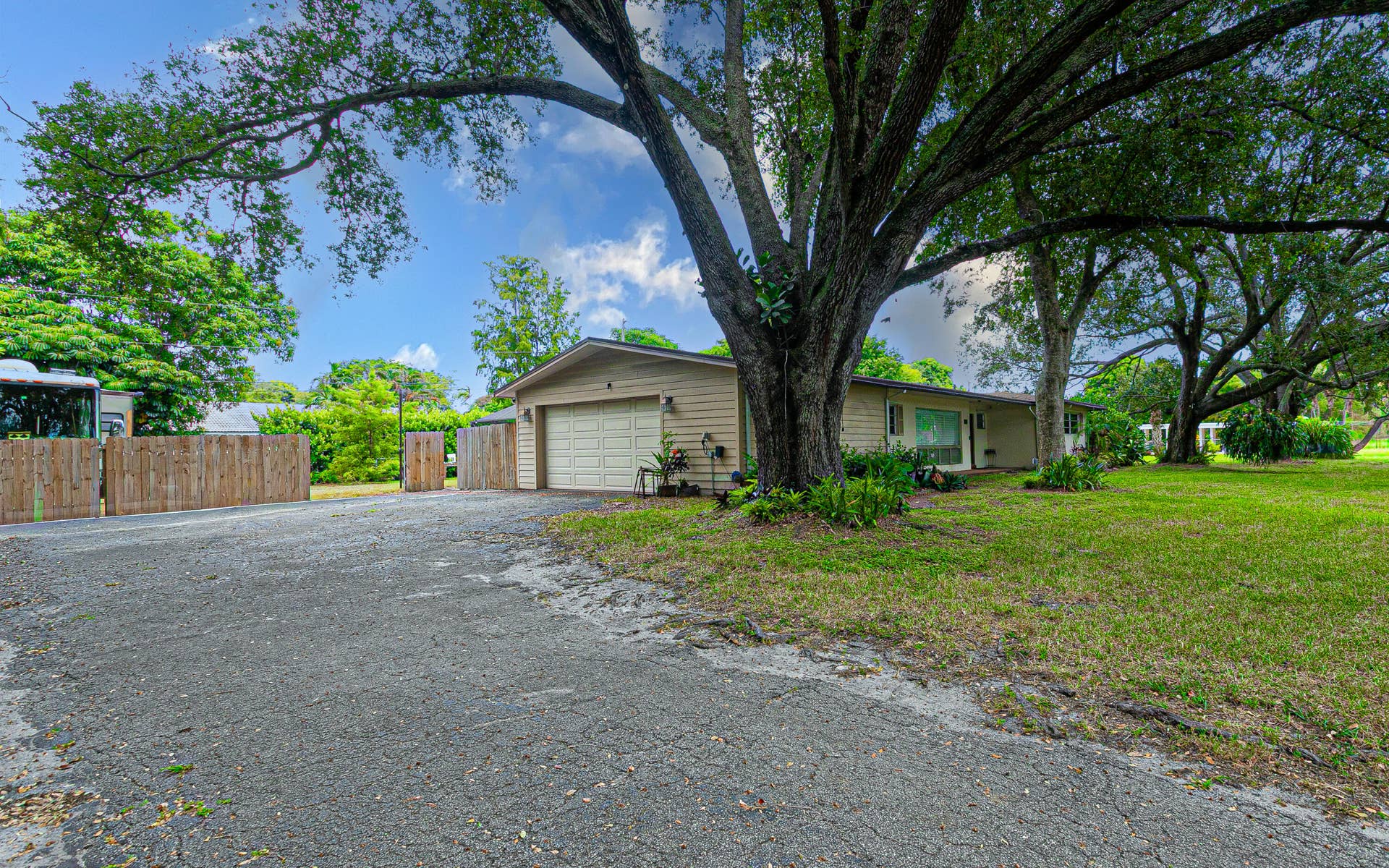 4511 E Country Club Circle, Plantation, FL 33317 21