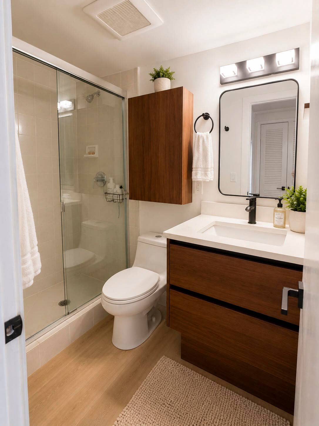 4502 N Federal Highway, #231D, Lighthouse Point, FL 33064 Guest Bath