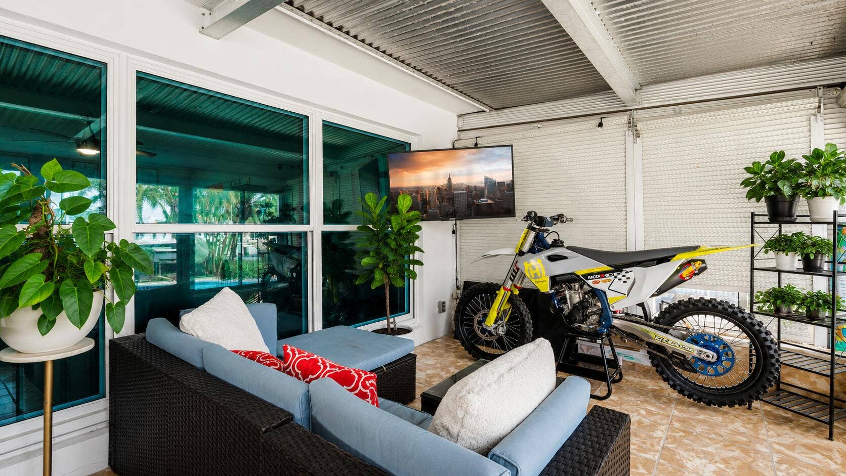 935 Nautilus Isle, Dania Beach, FL 33004 935 sunroom chat