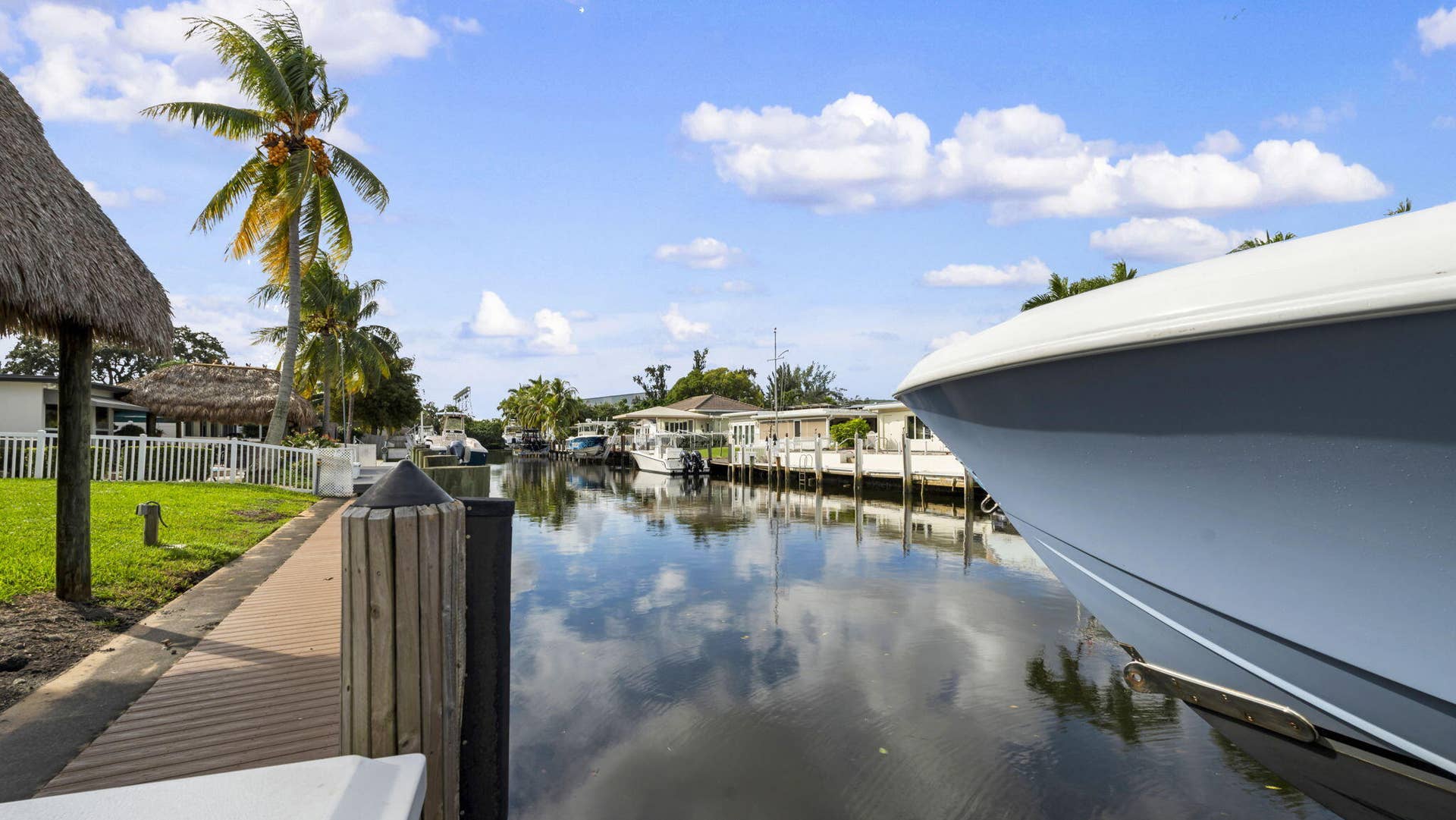 935 Nautilus Isle, Dania Beach, FL 33004 935 canal