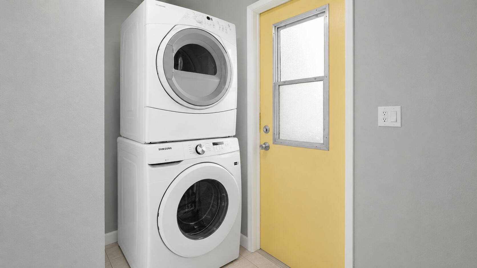 935 Nautilus Isle, Dania Beach, FL 33004 935 Chat Laundry Room