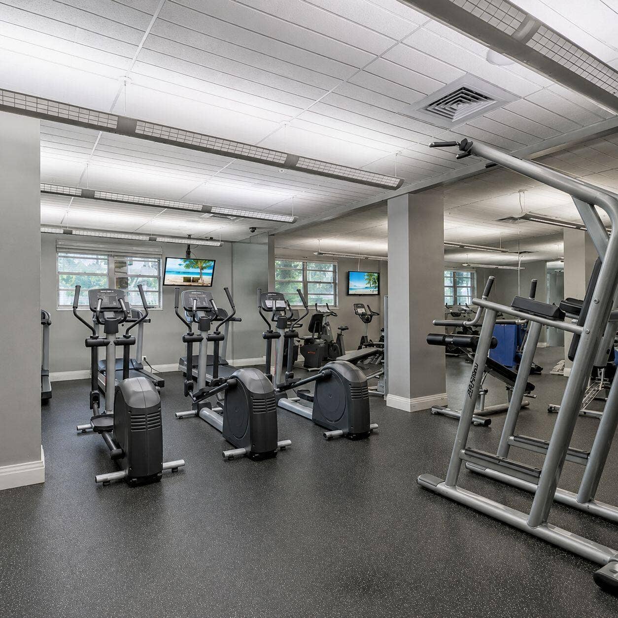 3801 S Ocean Drive, #8b, Hollywood, FL 33019 WhatsApp Image 2026-08-18 at 20.11.22 (3