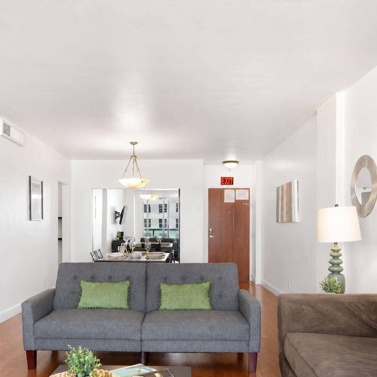 3801 S Ocean Drive, #8b, Hollywood, FL 33019 WhatsApp Image 2026-08-18 at 20.11.22 (1