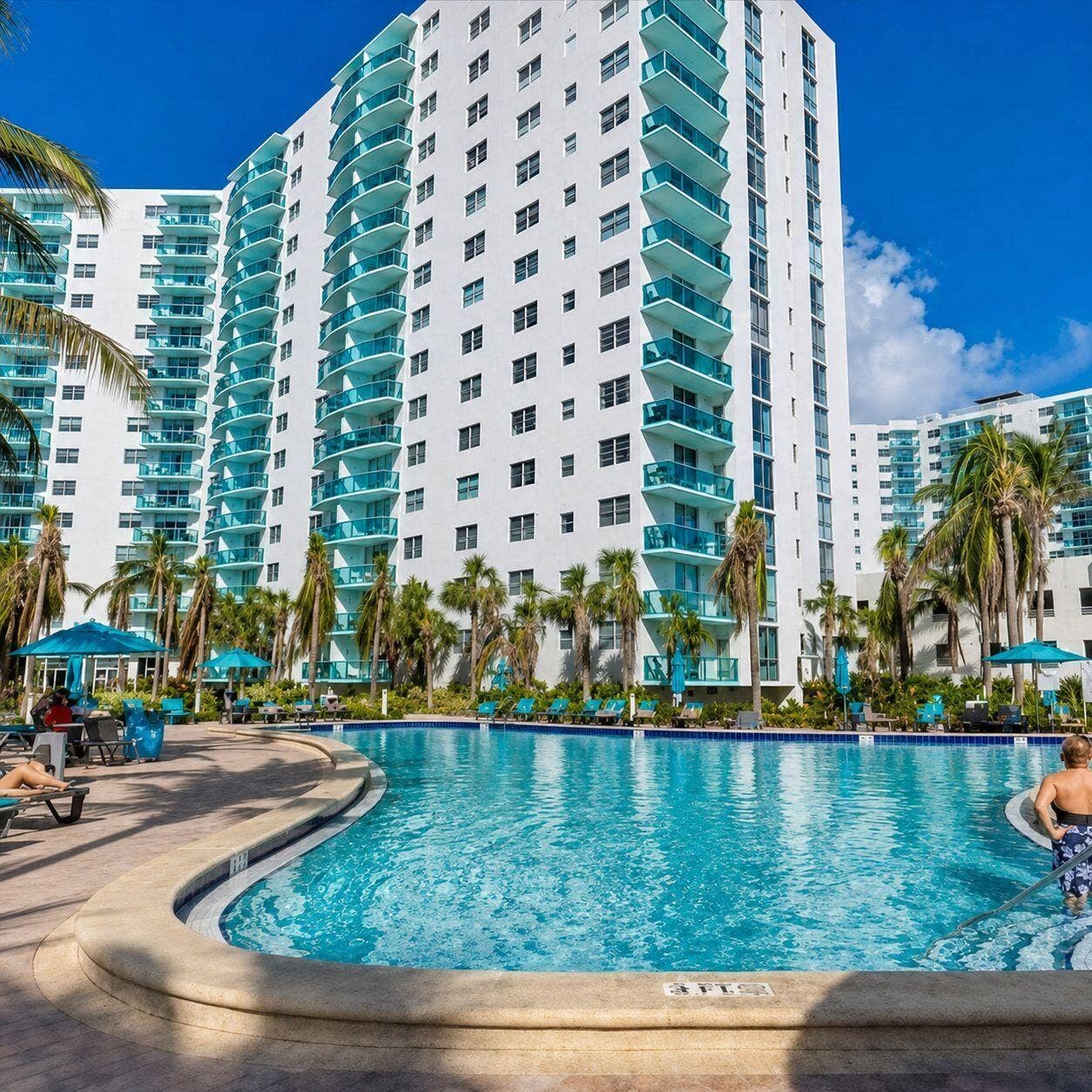 3801 S Ocean Drive, #8b, Hollywood, FL 33019 WhatsApp Image 2026-08-18 at 20.11.33 (4