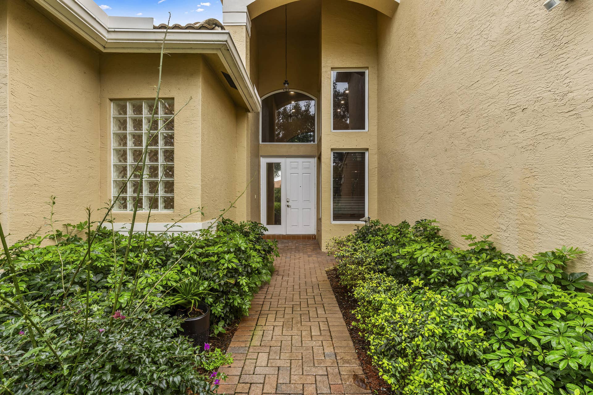 6966 Great Falls Circle, Boynton Beach, FL 33437 Front entrance