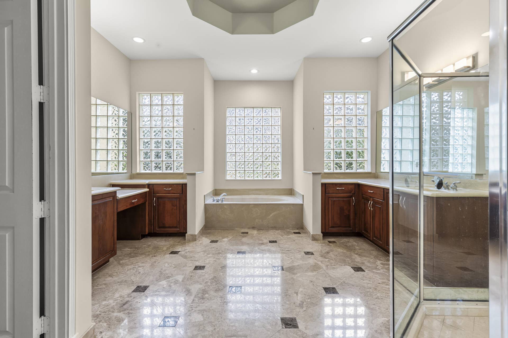 6966 Great Falls Circle, Boynton Beach, FL 33437 Primary Bathroom 1st Floor