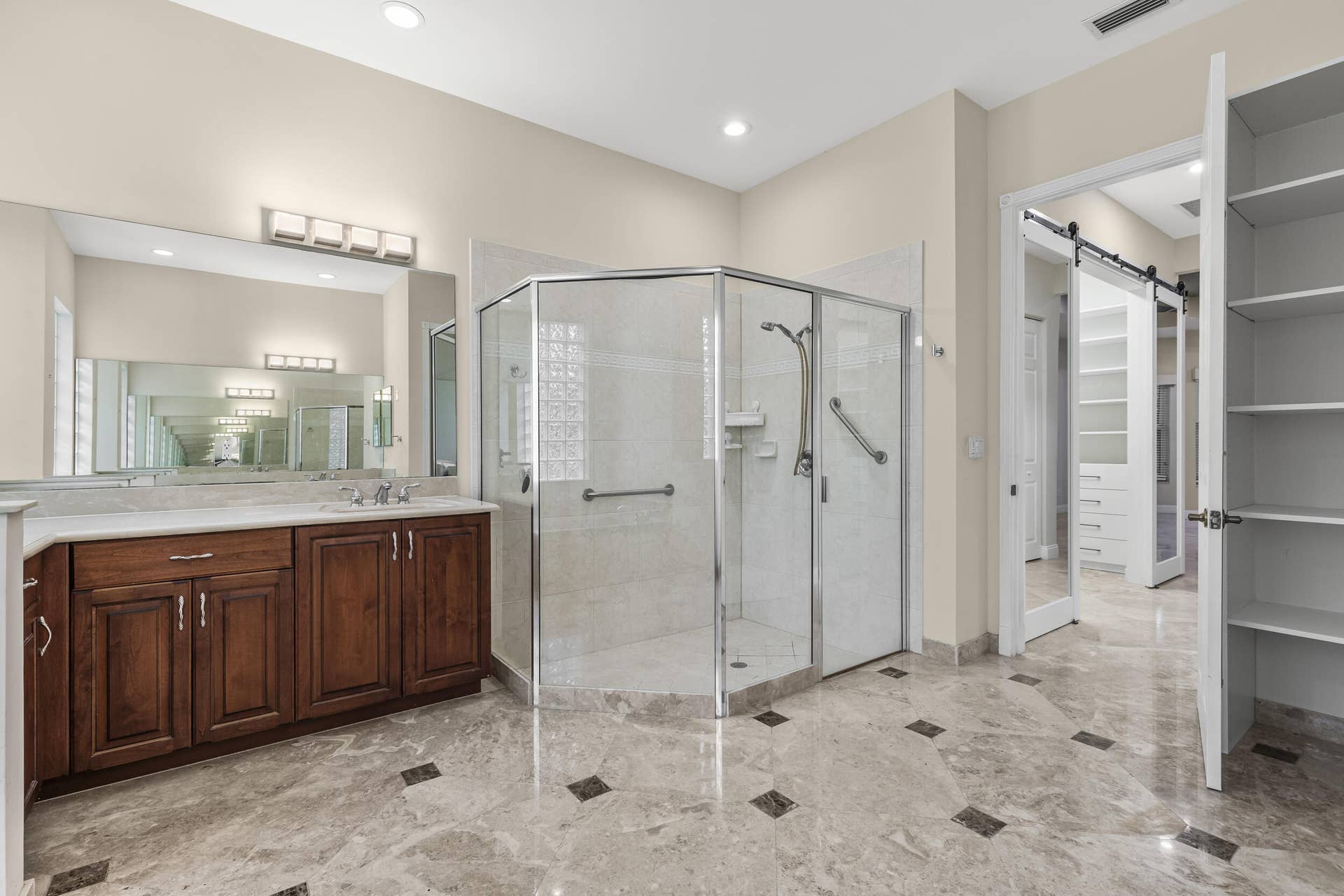 6966 Great Falls Circle, Boynton Beach, FL 33437 Primary Bathroom 1st Floor