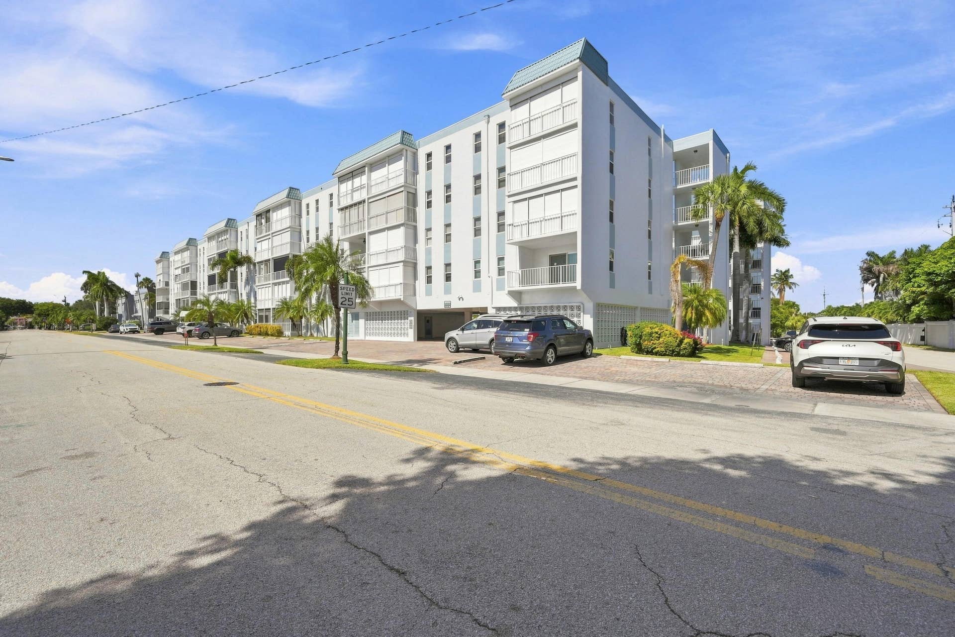 4629 POINCIANA Street, #304, Lauderdale By The Sea, FL 33308 02_stl_2398
