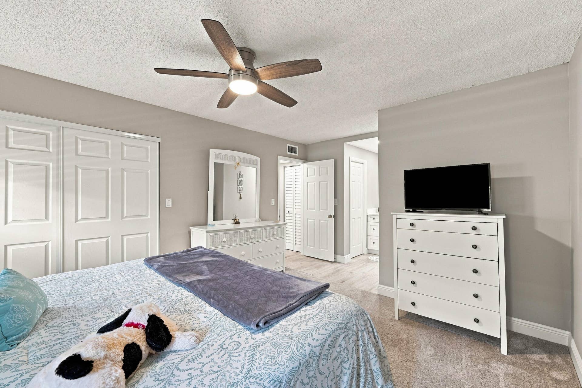 4629 POINCIANA Street, #304, Lauderdale By The Sea, FL 33308 15_stl_2468_with_tv