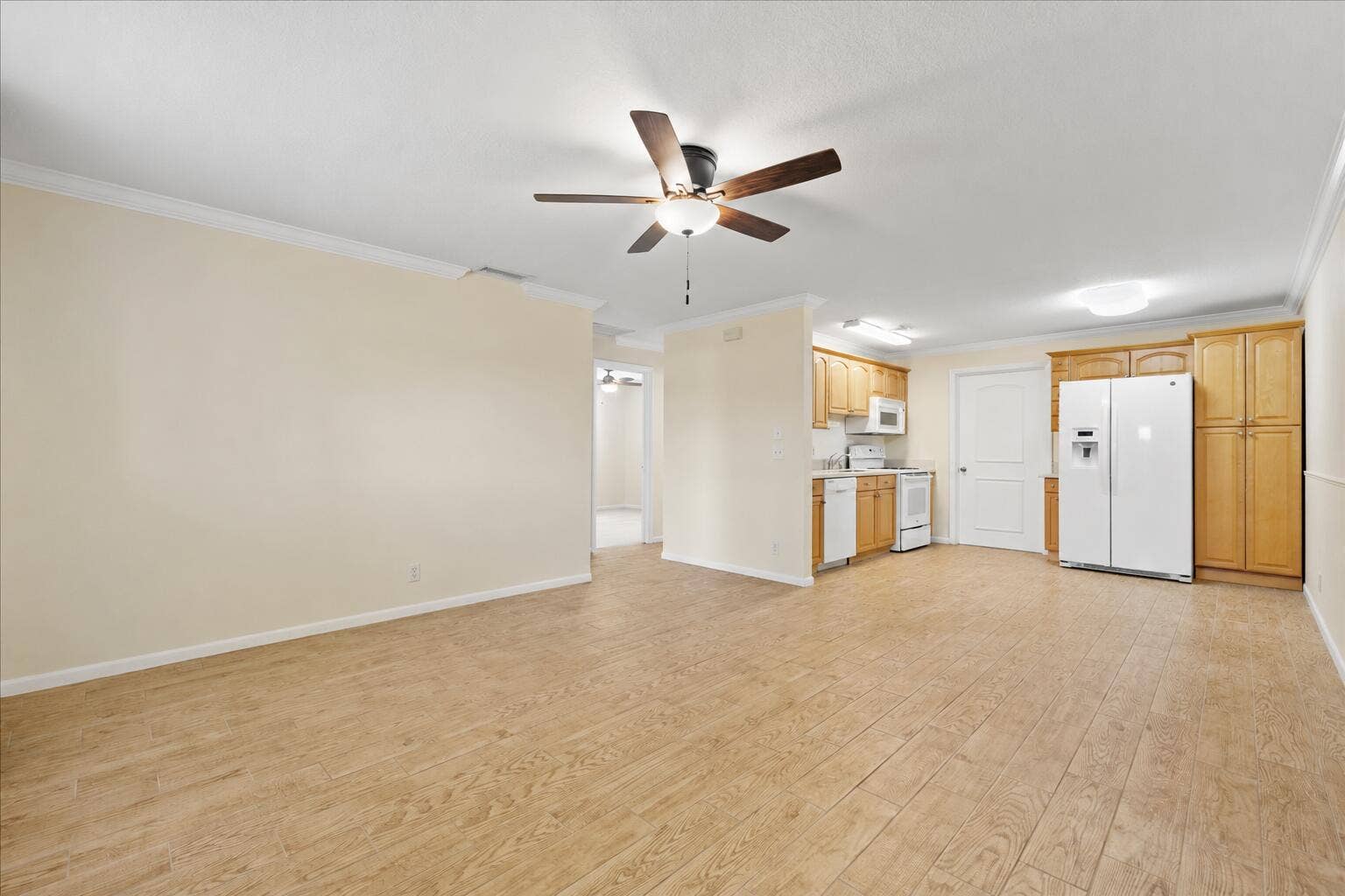 260 JENNINGS Avenue, #262, Greenacres, Greenacres, FL 33463 LIVING ROOM
