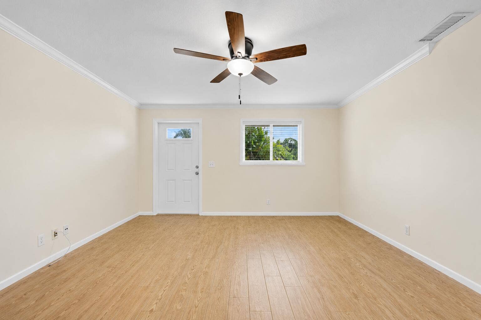 260 JENNINGS Avenue, #262, Greenacres, Greenacres, FL 33463 LIVING ROOM