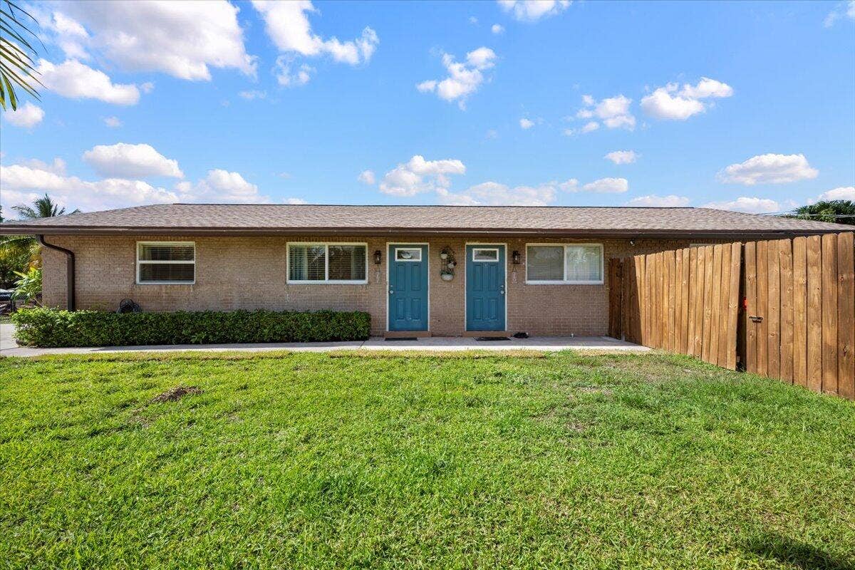260 JENNINGS Avenue, #262, Greenacres, Greenacres, FL 33463 01-LUX_4537