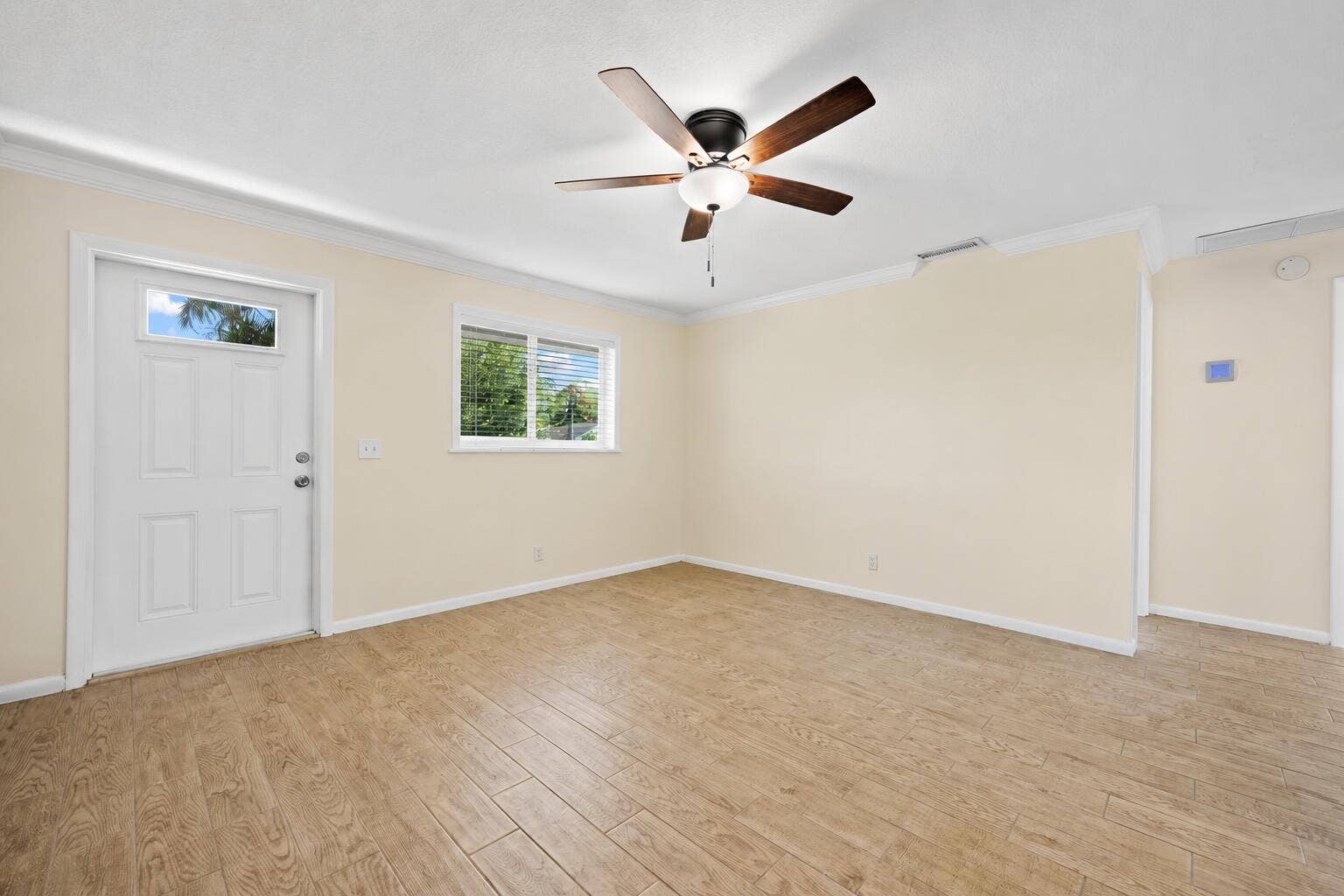 260 JENNINGS Avenue, #262, Greenacres, Greenacres, FL 33463 LIVING ROOM