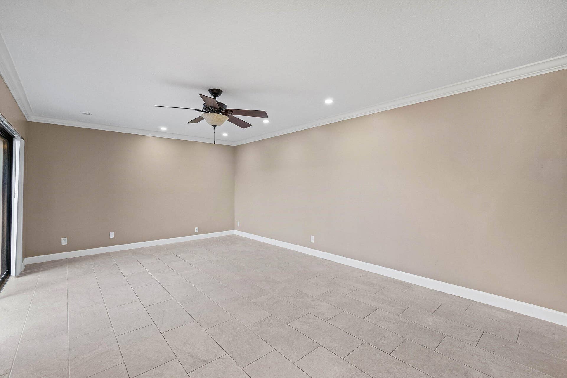 7754 Courtyard Run W, Boca Raton, FL 33433 Family Room