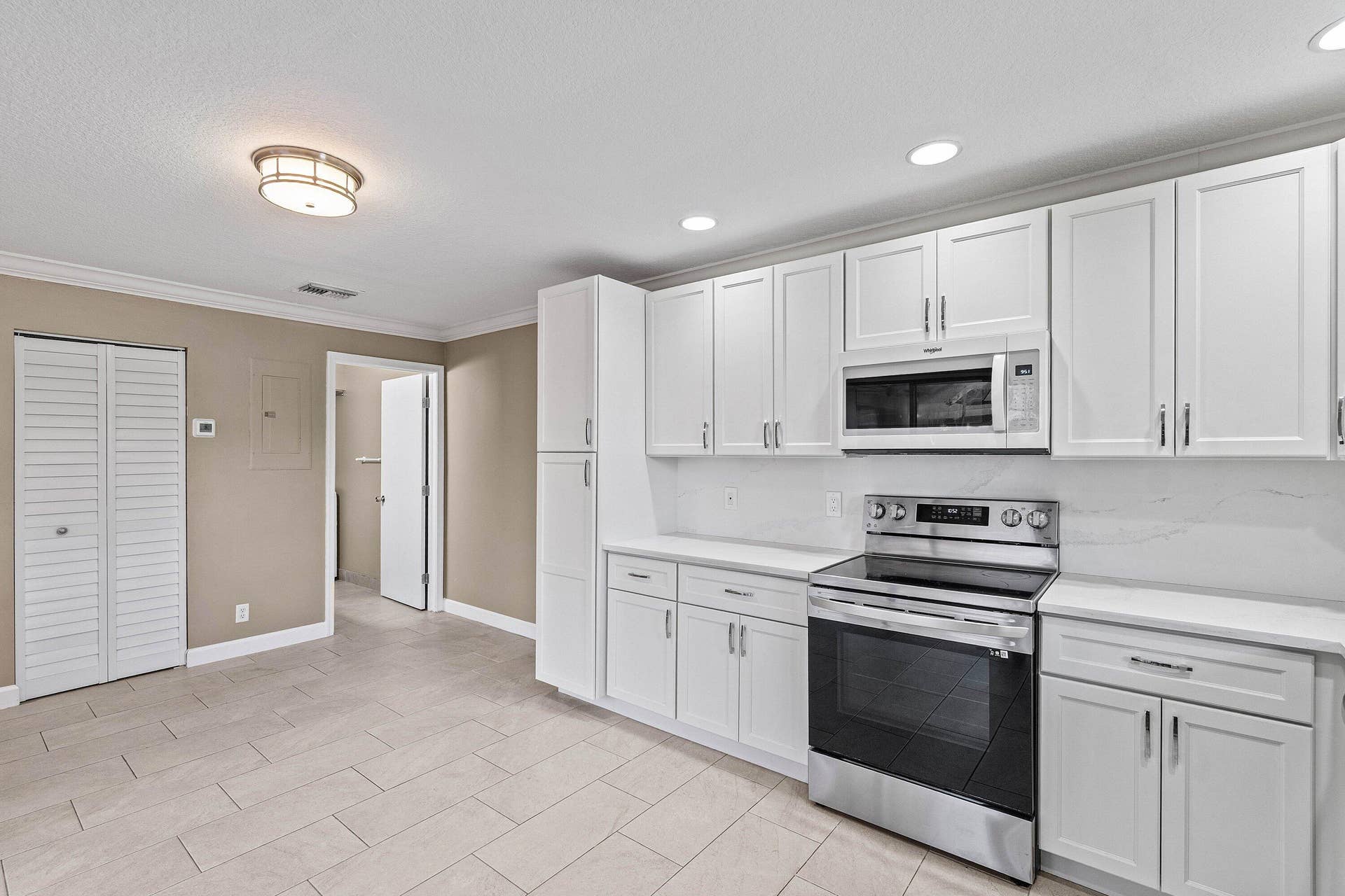 7754 Courtyard Run W, Boca Raton, FL 33433 Kitchen / Dining Room