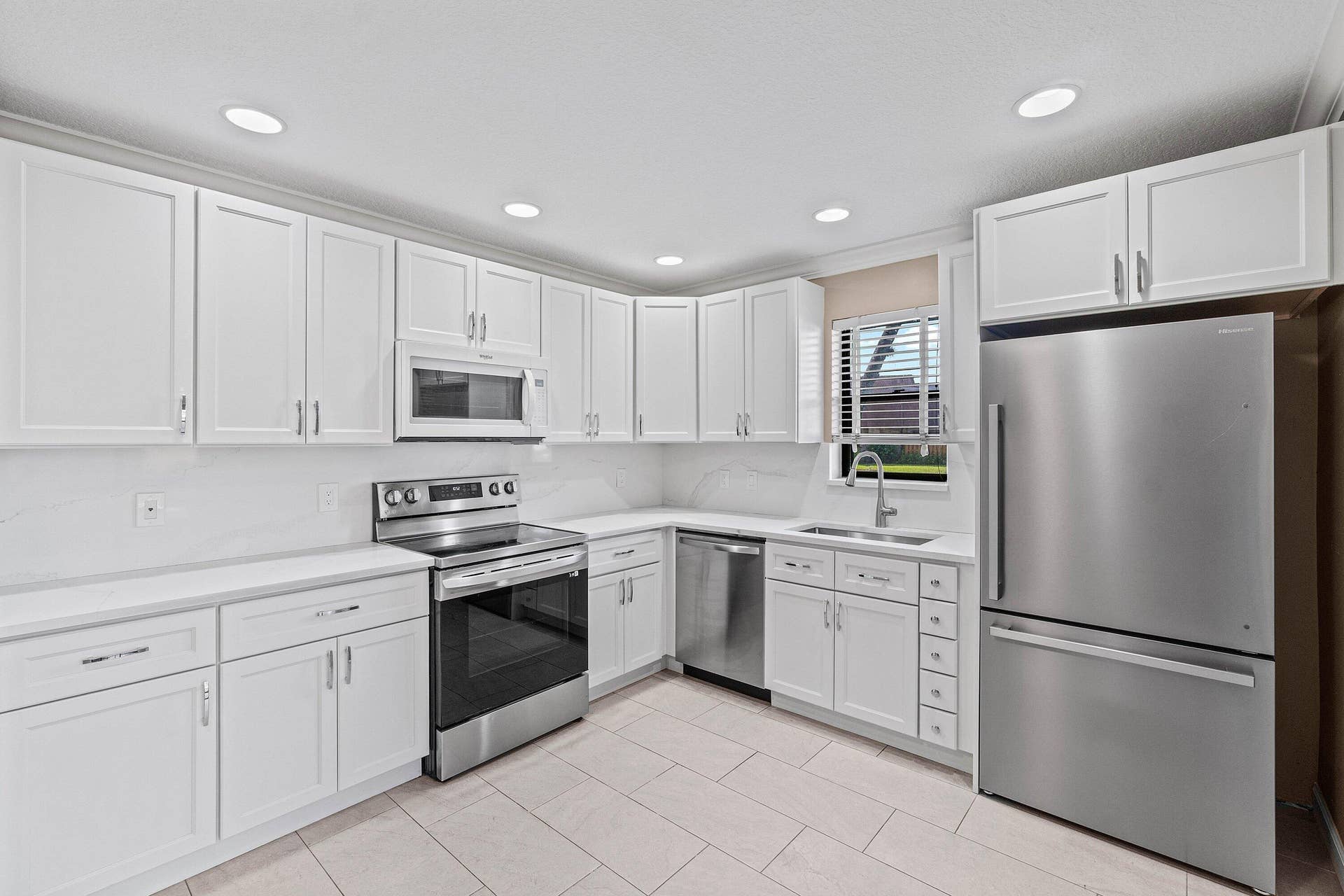 7754 Courtyard Run W, Boca Raton, FL 33433 Kitchen