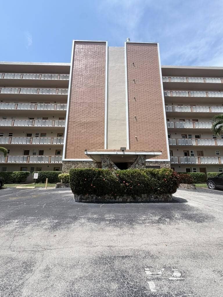 Property photo for 900 NE 12th Avenue, #708, Hallandale Beach, FL