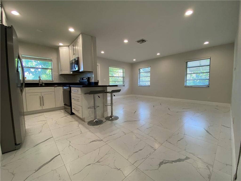 624 NE 10th Avenue, #5, Fort Lauderdale, FL 33304 GetMedia - 2026-08-19T131240.672