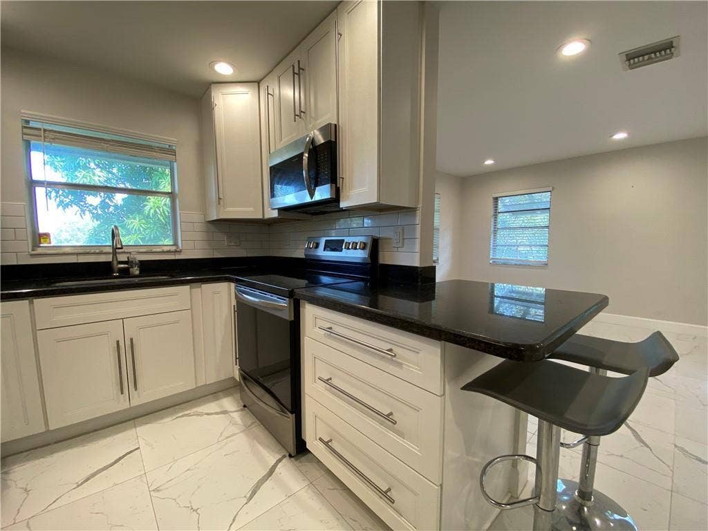 624 NE 10th Avenue, #5, Fort Lauderdale, FL 33304 GetMedia - 2026-08-19T131300.740
