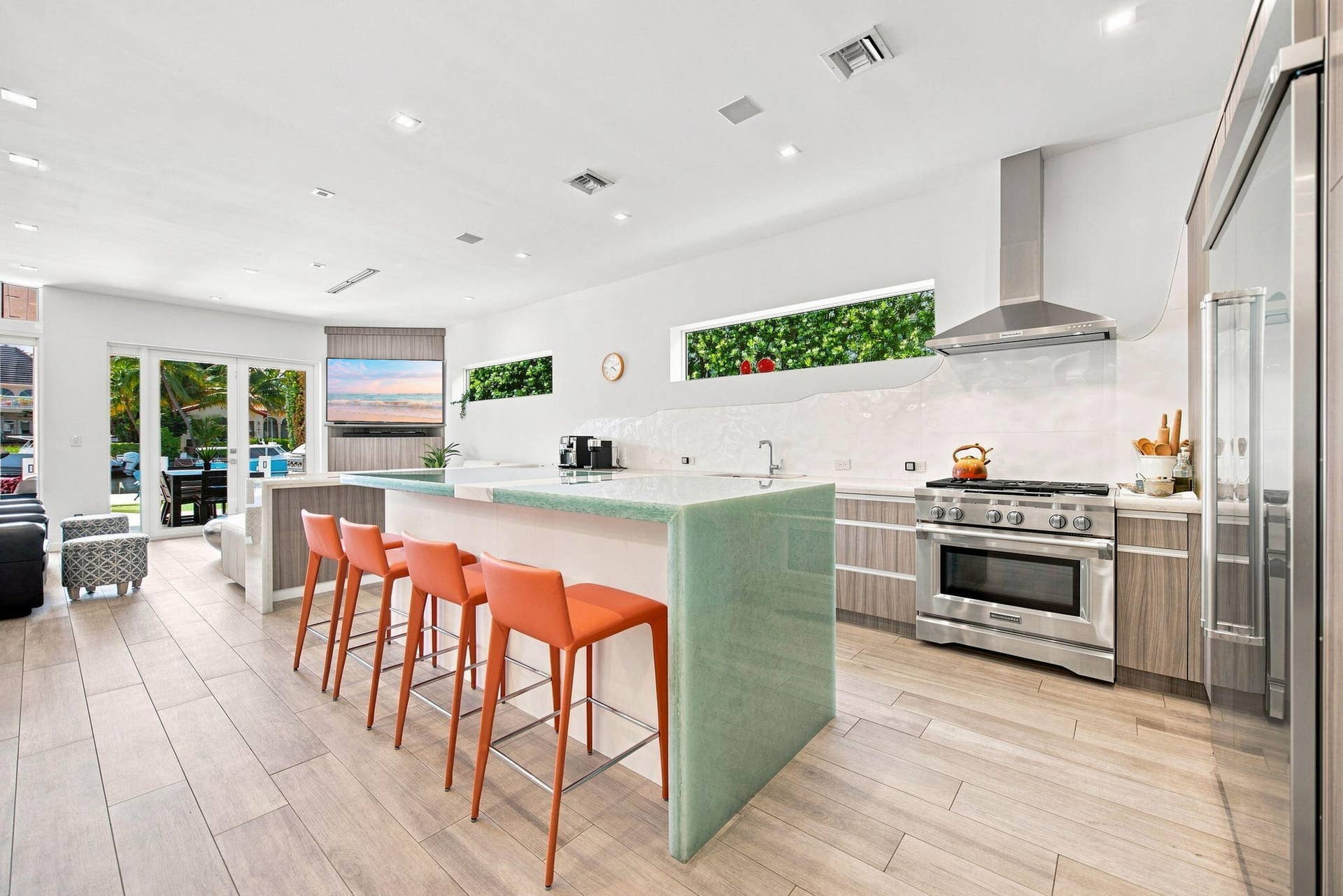 12-web-or-mls-121-s-gordon-rd