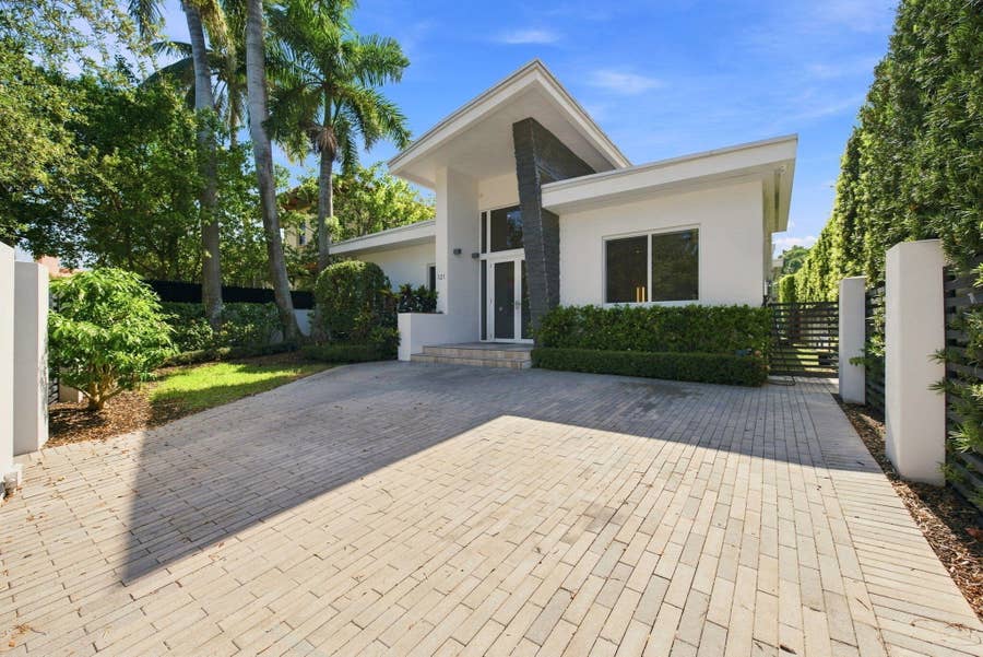 Property photo for 121 S GORDON Road, Fort Lauderdale, FL