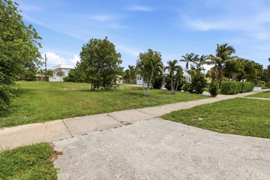 Property photo for 233 S SWINTON Avenue, Delray Beach, FL